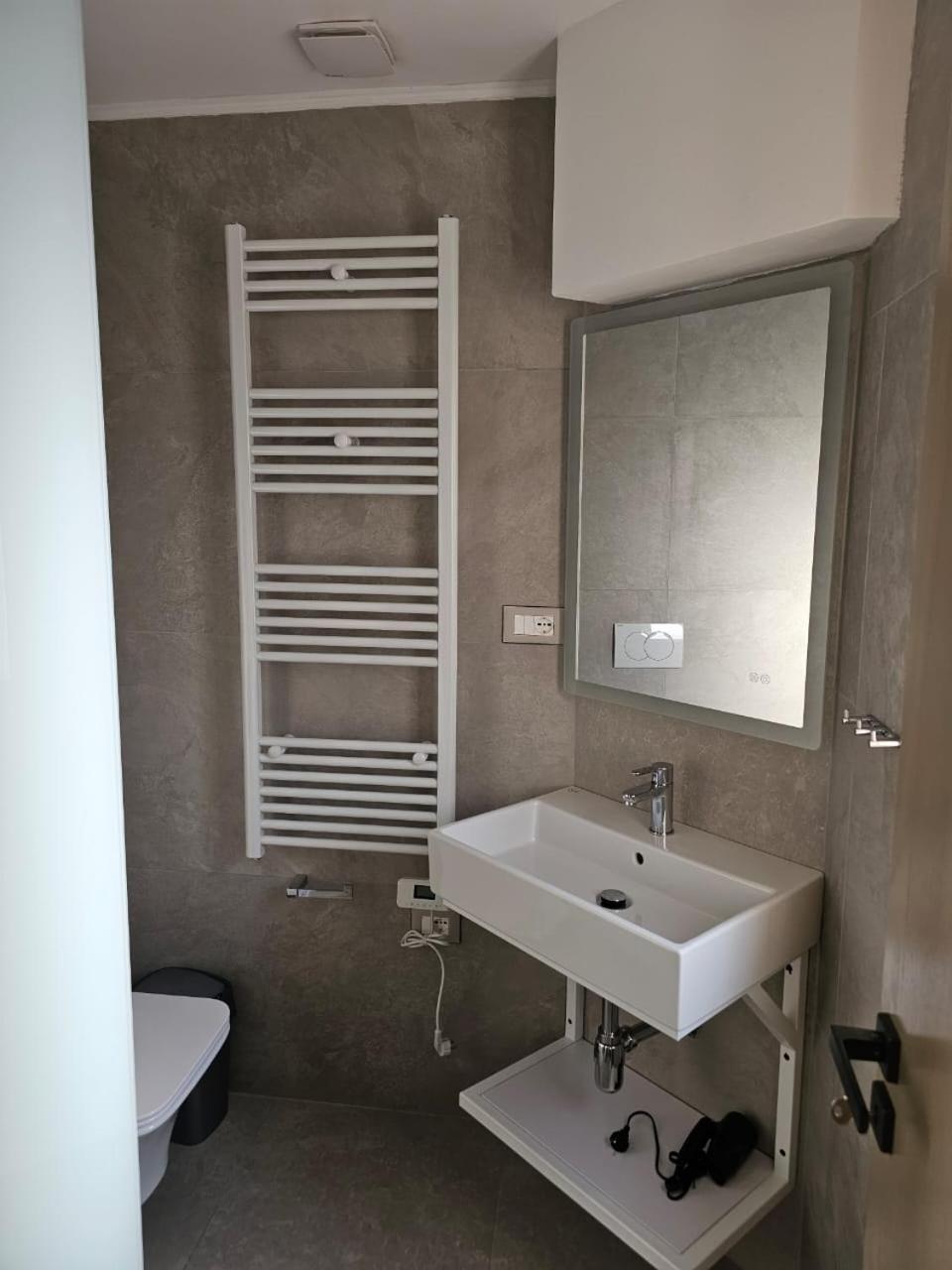 Petro Hotel Vlorë